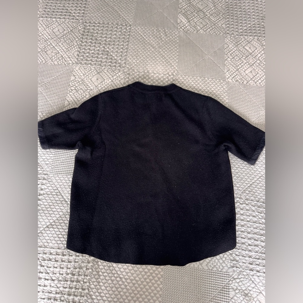 Simple Black Short-Sleeve Knit Top